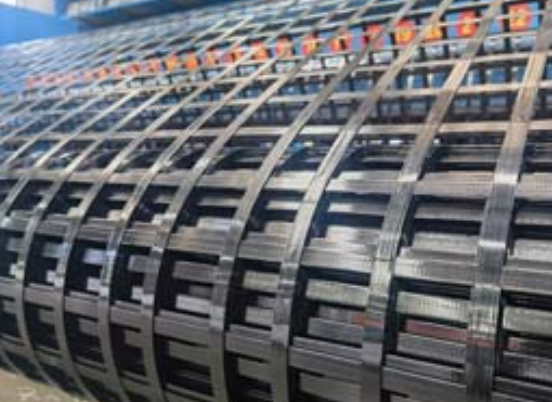 雅星镇钢塑土工格栅：基建“隐形脊梁”的绿色智造与长寿命进化论